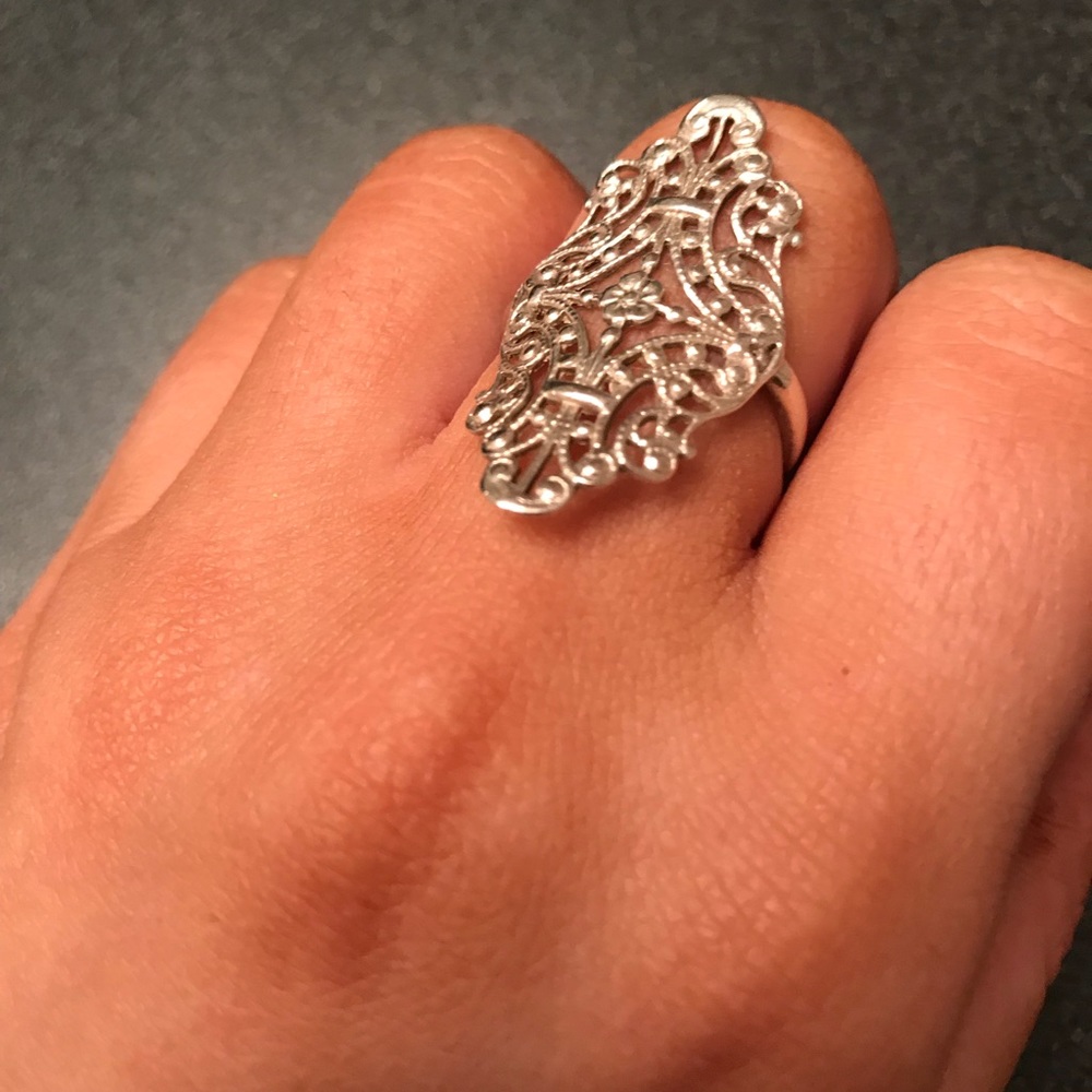 Sterling silver ring size 7.5